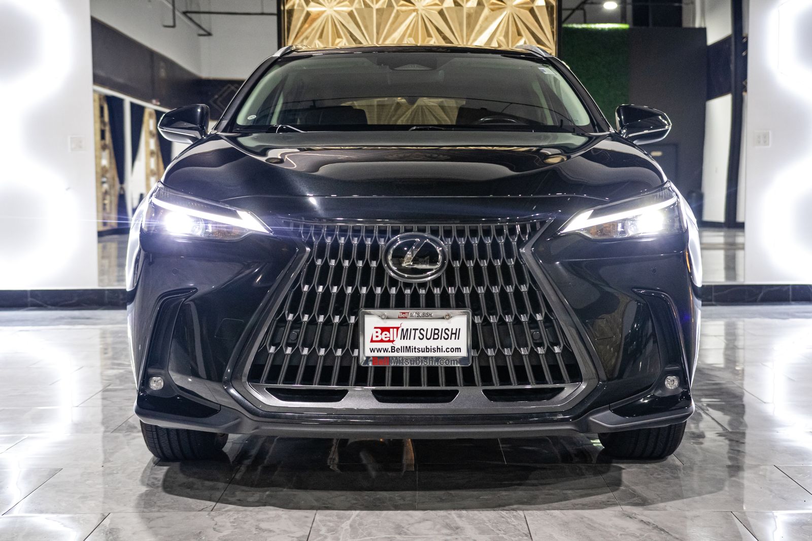 2025 Lexus NX 350 Premium Image 2 of 32
