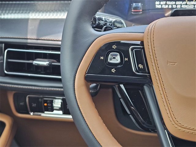 Vehicle image 26 of 32