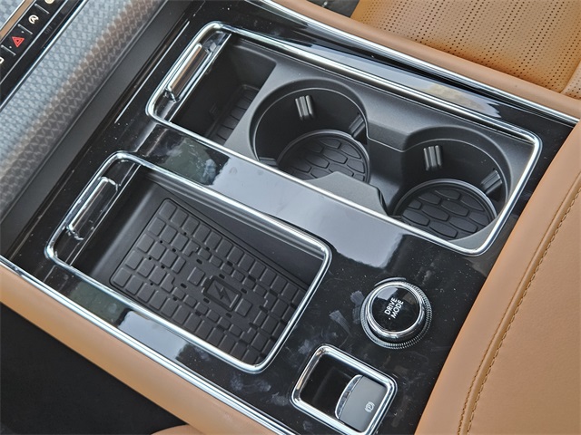 Vehicle image 19 of 32