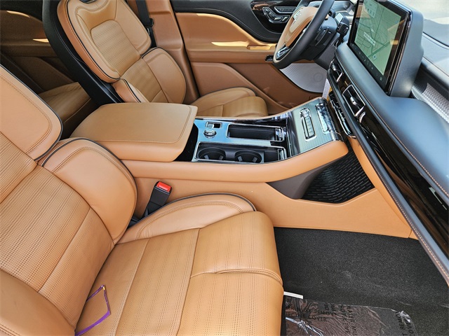Vehicle image 13 of 32