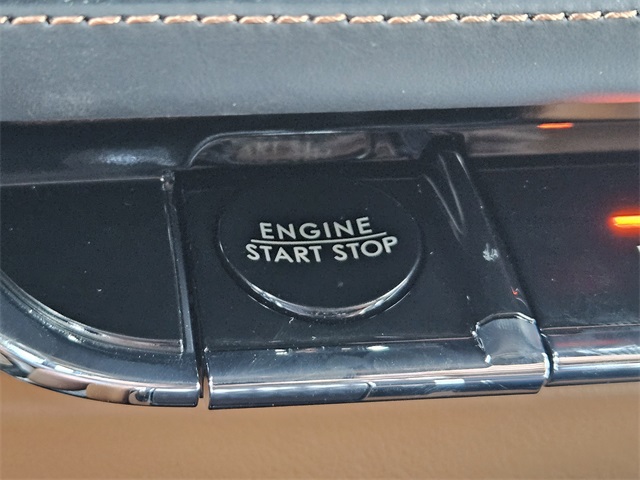 Vehicle image 20 of 32