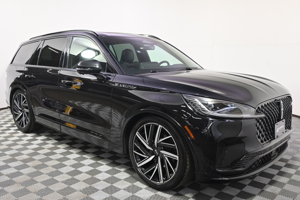 Vehicle image 4 of 34