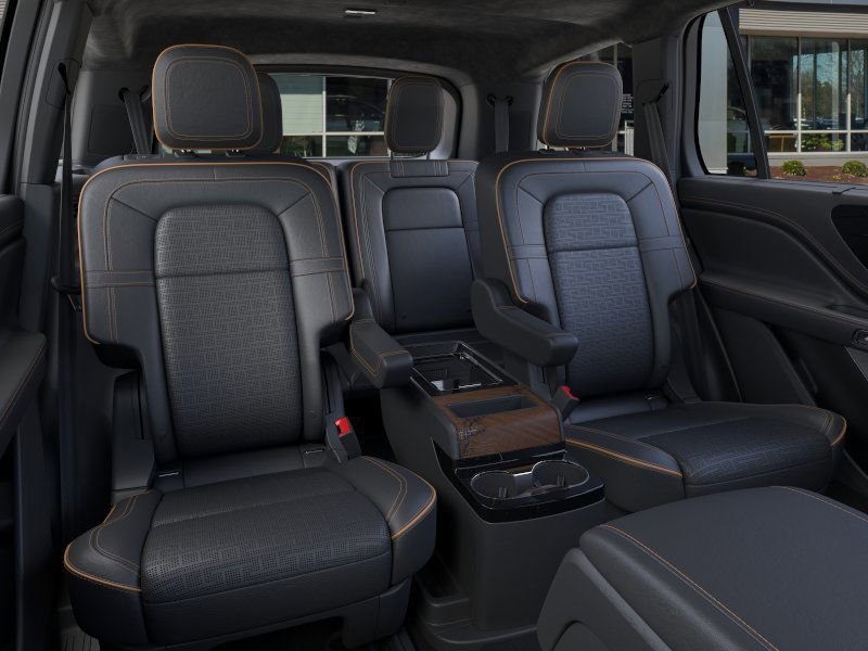 2025 Lincoln Aviator Black Label Image 12 of 22
