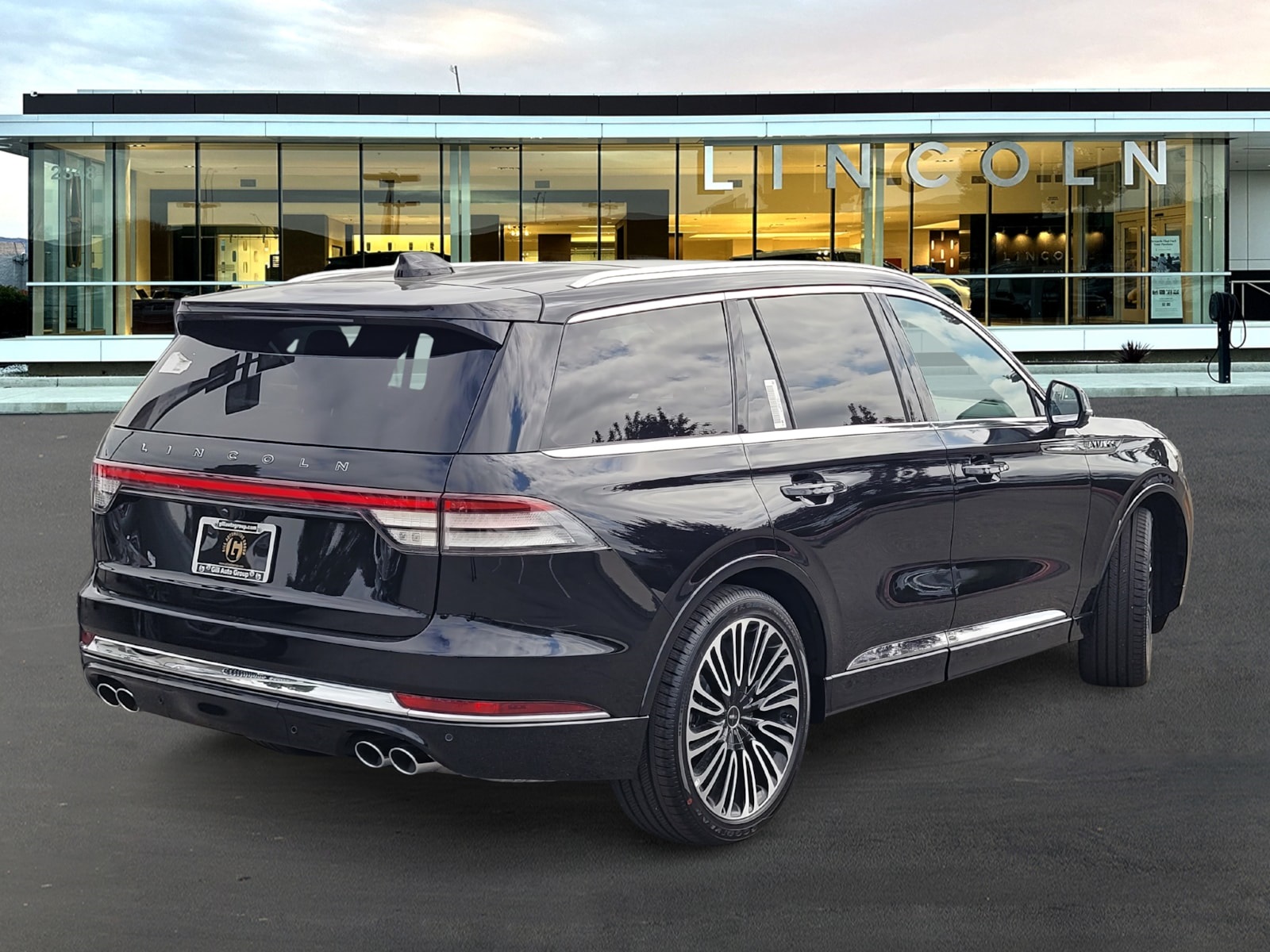 Vehicle image 4 of 12