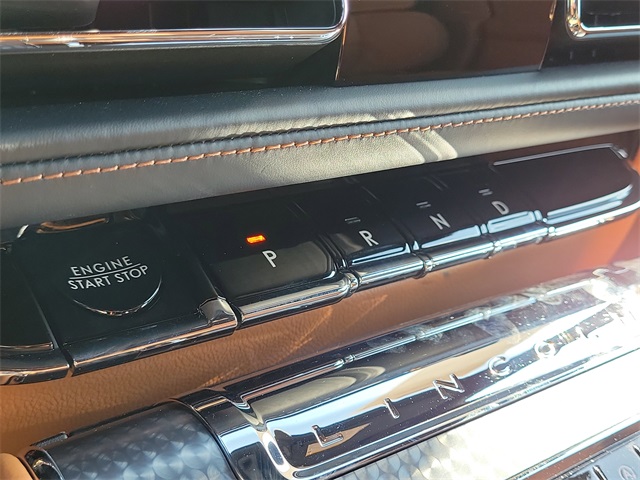 Vehicle image 16 of 30