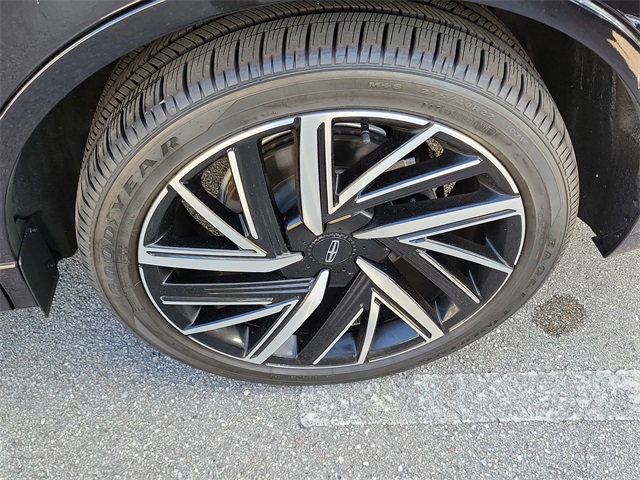 Vehicle image 7 of 30