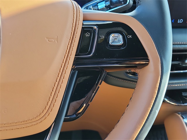 Vehicle image 14 of 30
