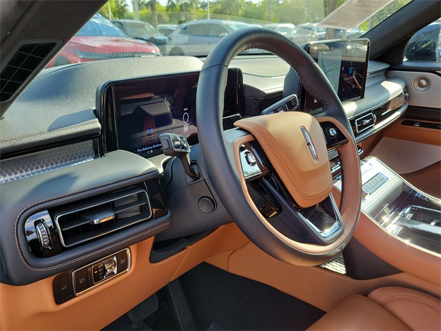 Vehicle image 8 of 30