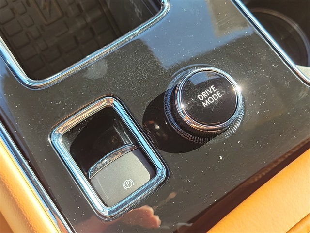 Vehicle image 19 of 30