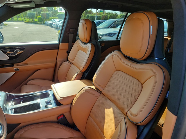 Vehicle image 9 of 30