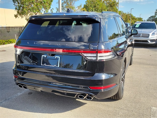 Vehicle image 4 of 30