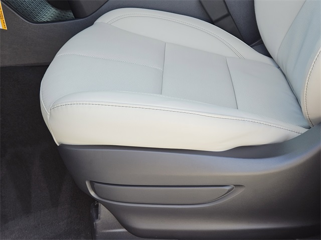 Vehicle image 23 of 31