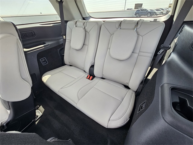 Vehicle image 28 of 31