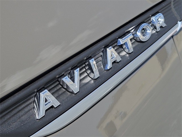 Vehicle image 8 of 31