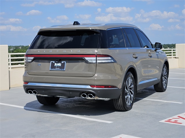 Vehicle image 4 of 31