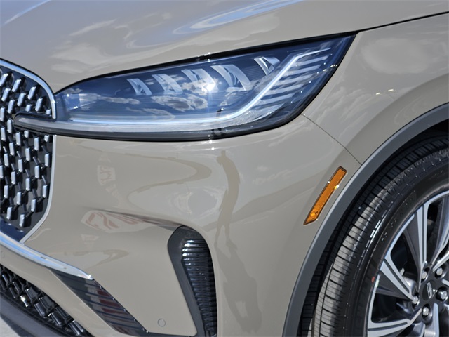 Vehicle image 9 of 31