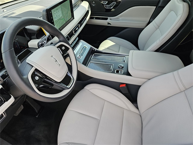 Vehicle image 12 of 31