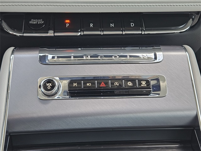 Vehicle image 18 of 31