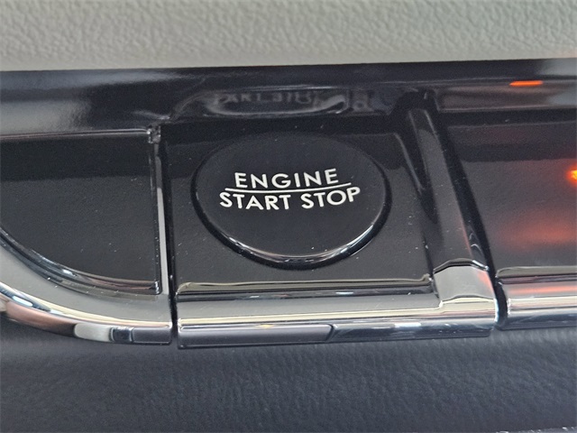 Vehicle image 20 of 31