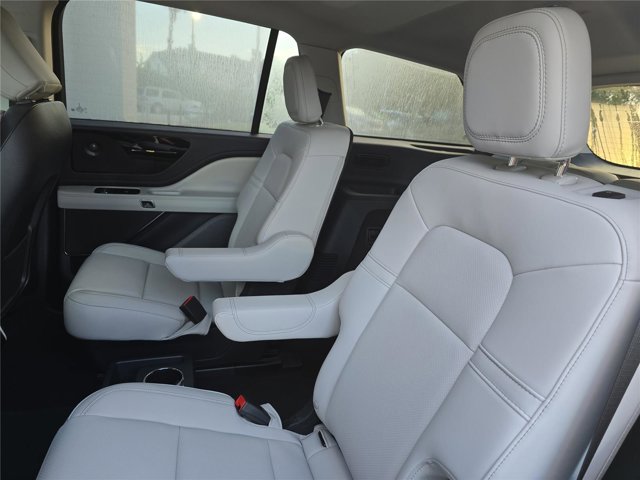 2025 Lincoln Aviator Premiere Image 11 of 30