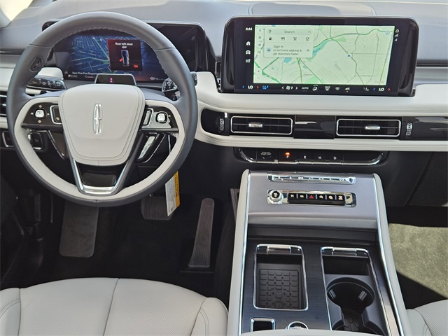 Vehicle image 25 of 32
