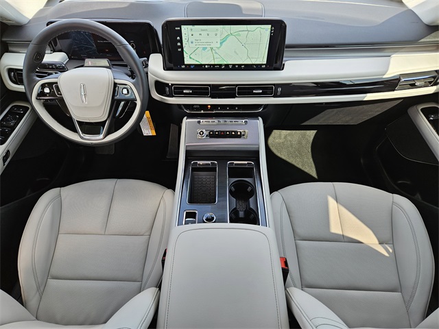 Vehicle image 24 of 32