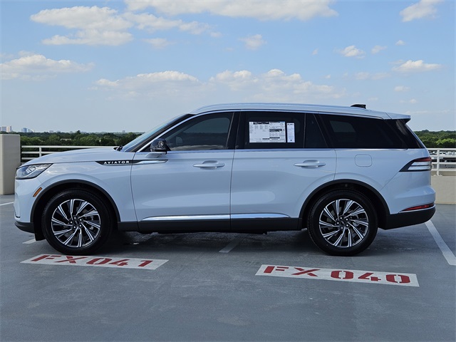 Vehicle image 7 of 32