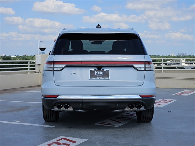 Vehicle image 5 of 32