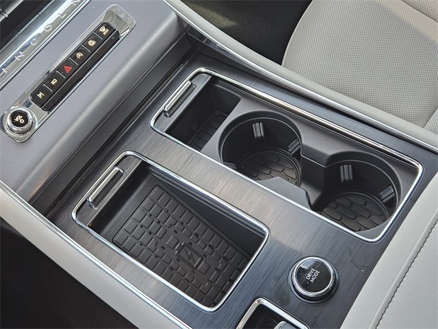 Vehicle image 19 of 32