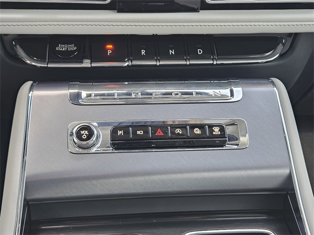 Vehicle image 18 of 32
