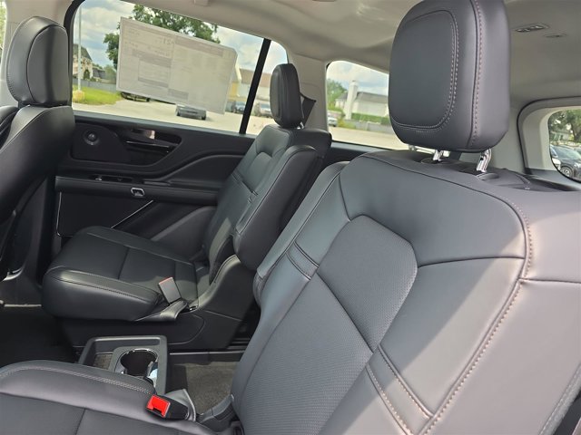 2025 Lincoln Aviator Premiere Image 11 of 30