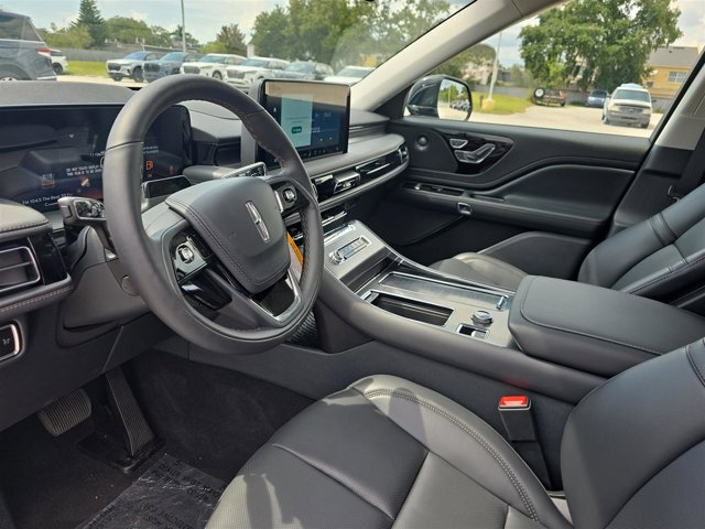 2025 Lincoln Aviator Premiere Image 17 of 30