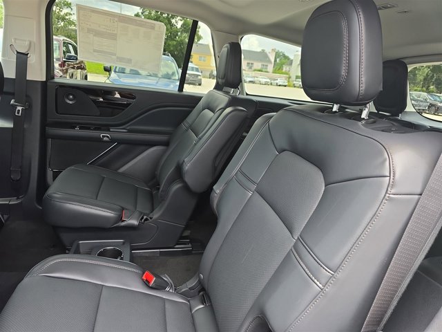 2025 Lincoln Aviator Premiere Image 9 of 31