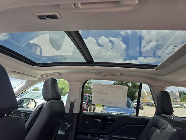 2025 Lincoln Aviator Premiere Image 17 of 31