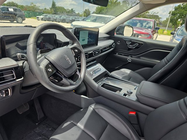 2025 Lincoln Aviator Premiere Image 16 of 31