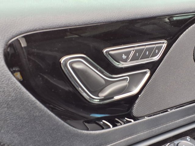 Vehicle image 16 of 26
