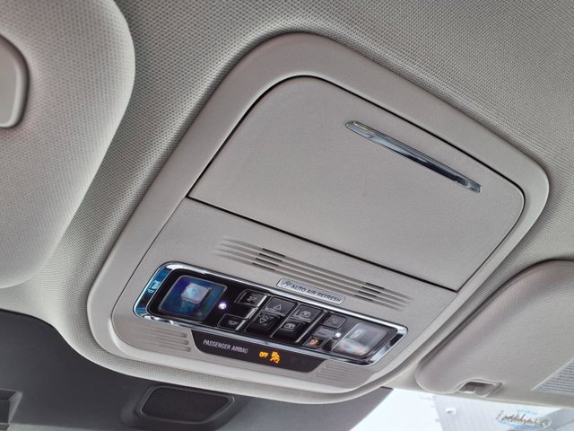 Vehicle image 22 of 26