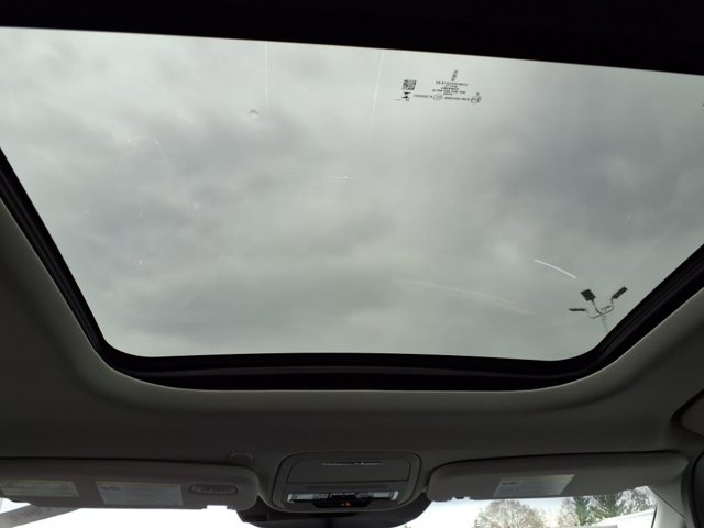 Vehicle image 7 of 26