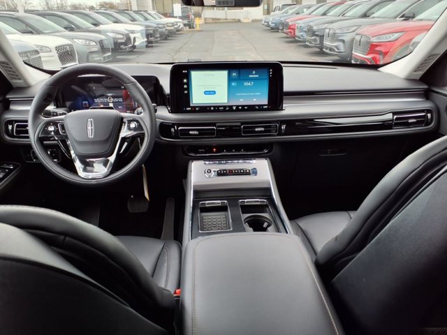 Vehicle image 8 of 26