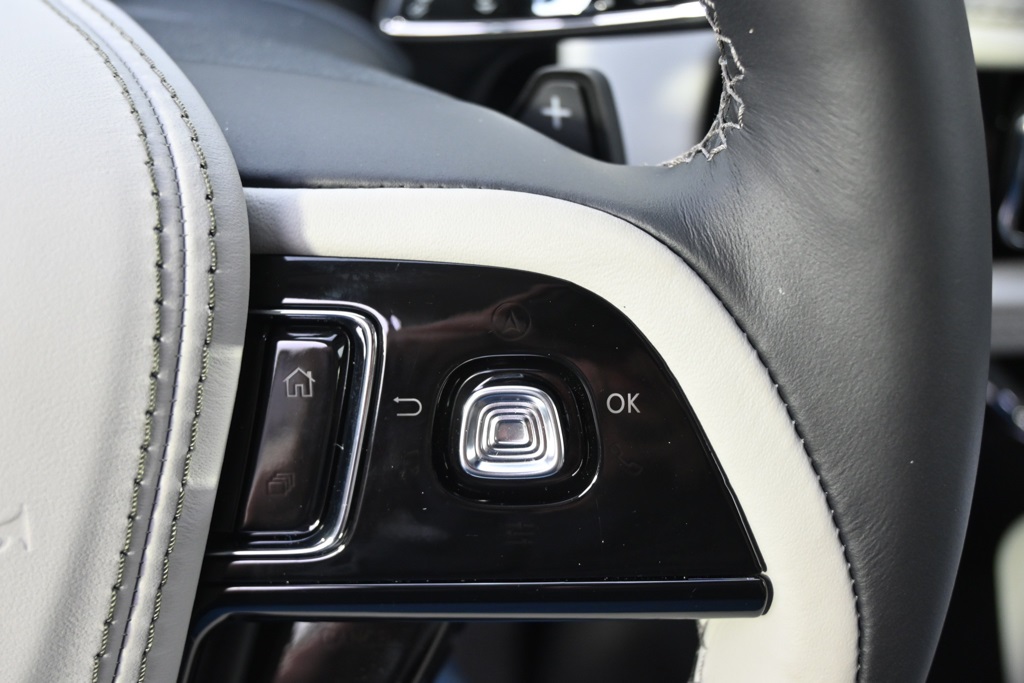 Vehicle image 29 of 34