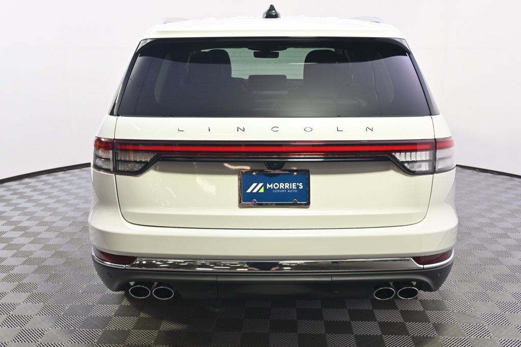 Vehicle image 8 of 34