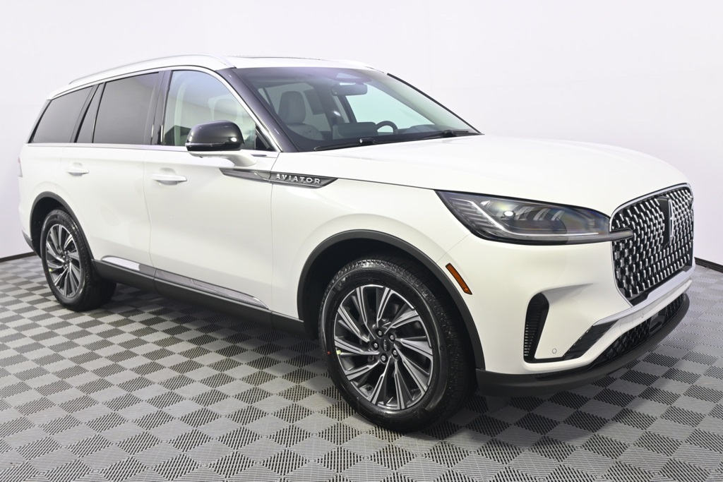 Vehicle image 5 of 34