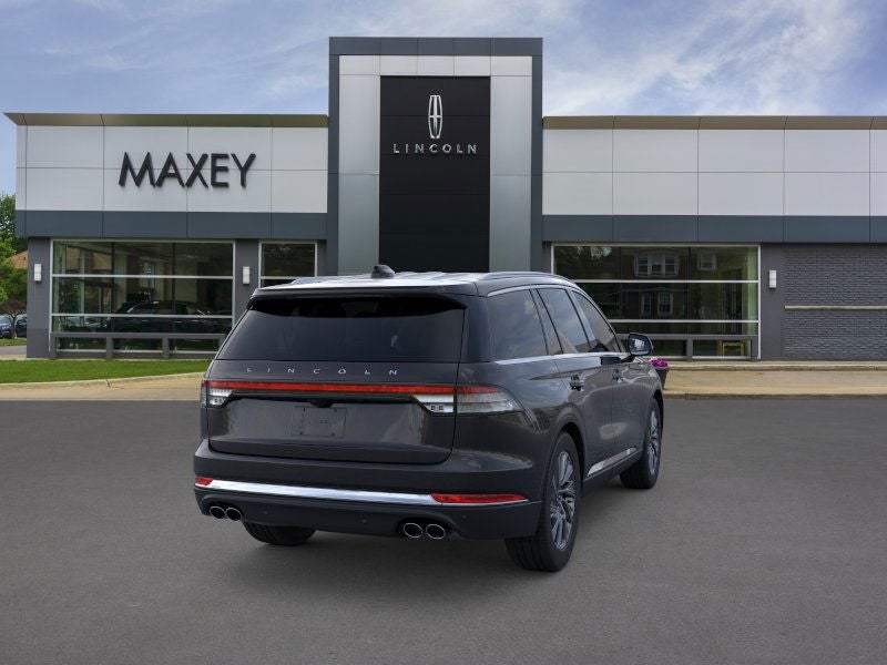 Vehicle image 10 of 44