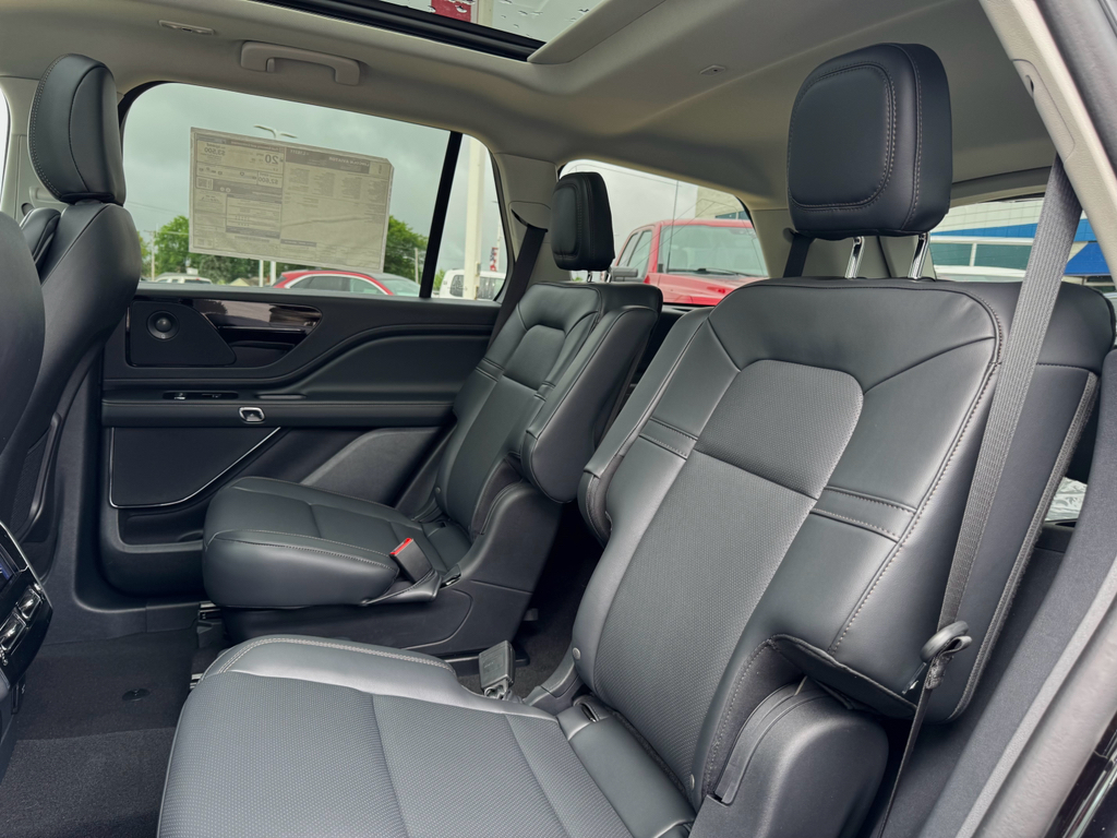 Vehicle image 13 of 41