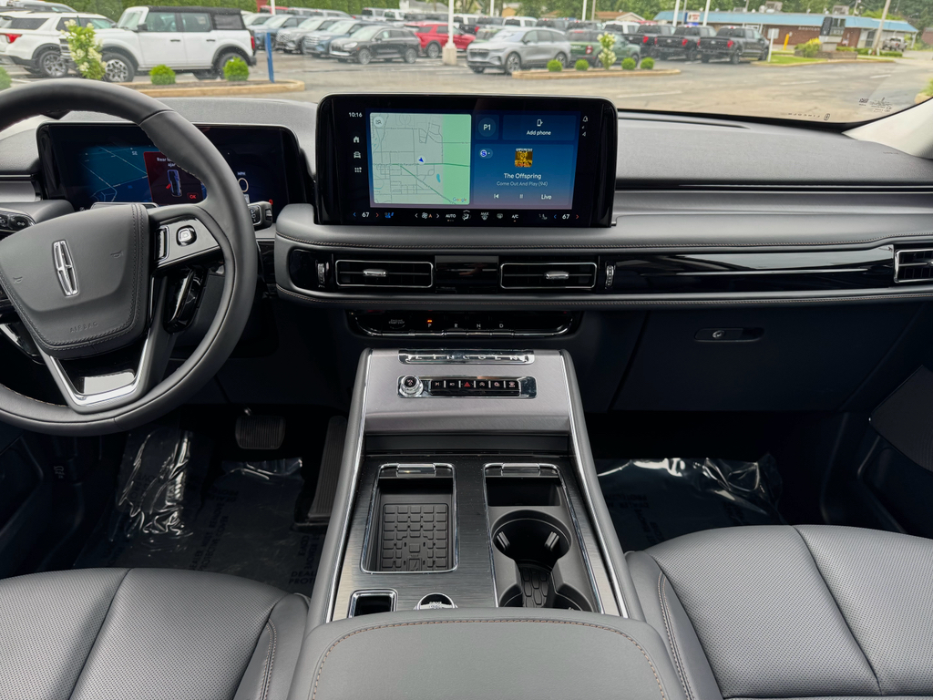 Vehicle image 25 of 41