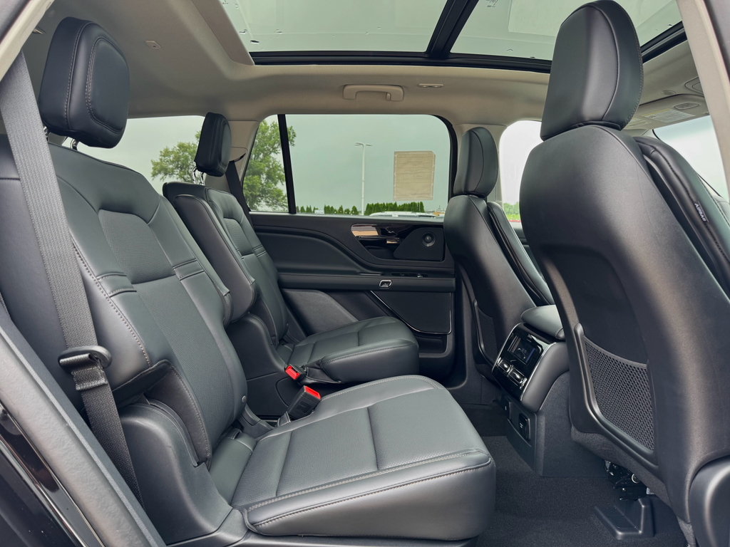Vehicle image 12 of 41