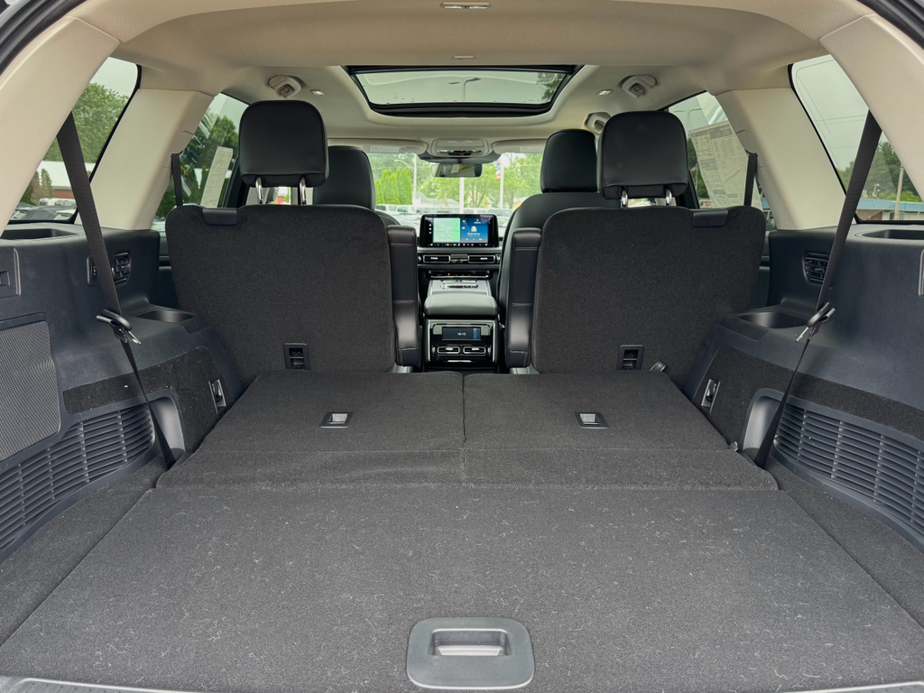 Vehicle image 9 of 41