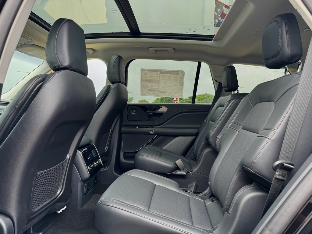 Vehicle image 15 of 41