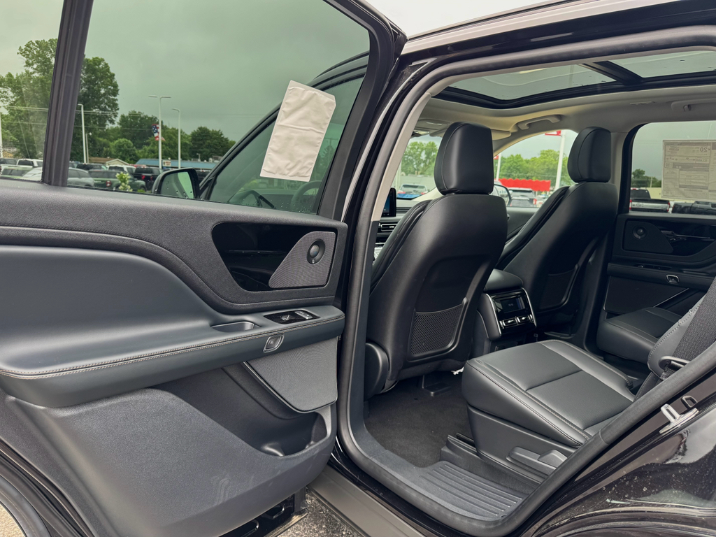 Vehicle image 20 of 41