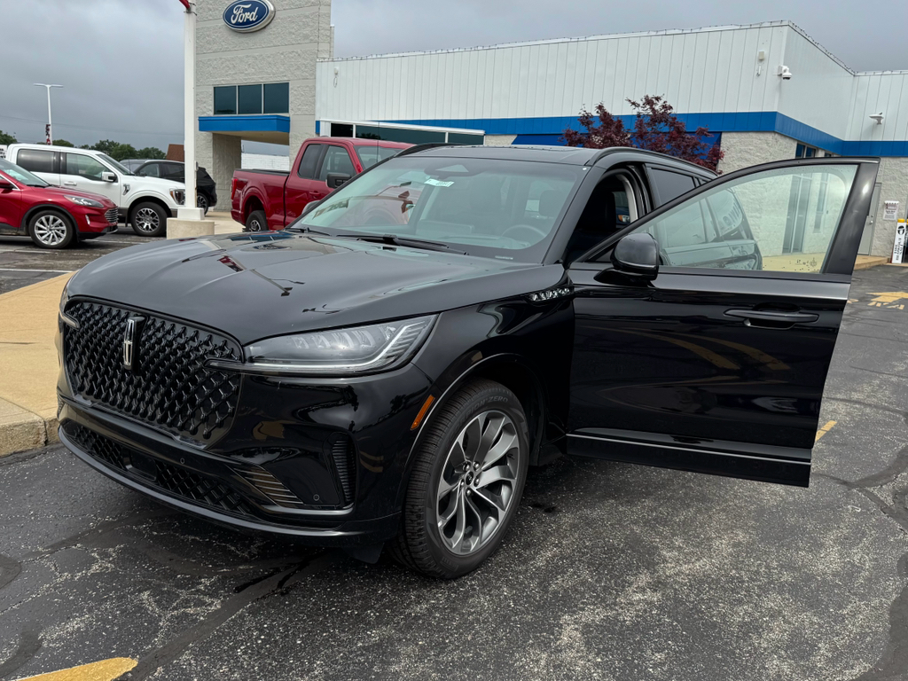 Vehicle image 2 of 41